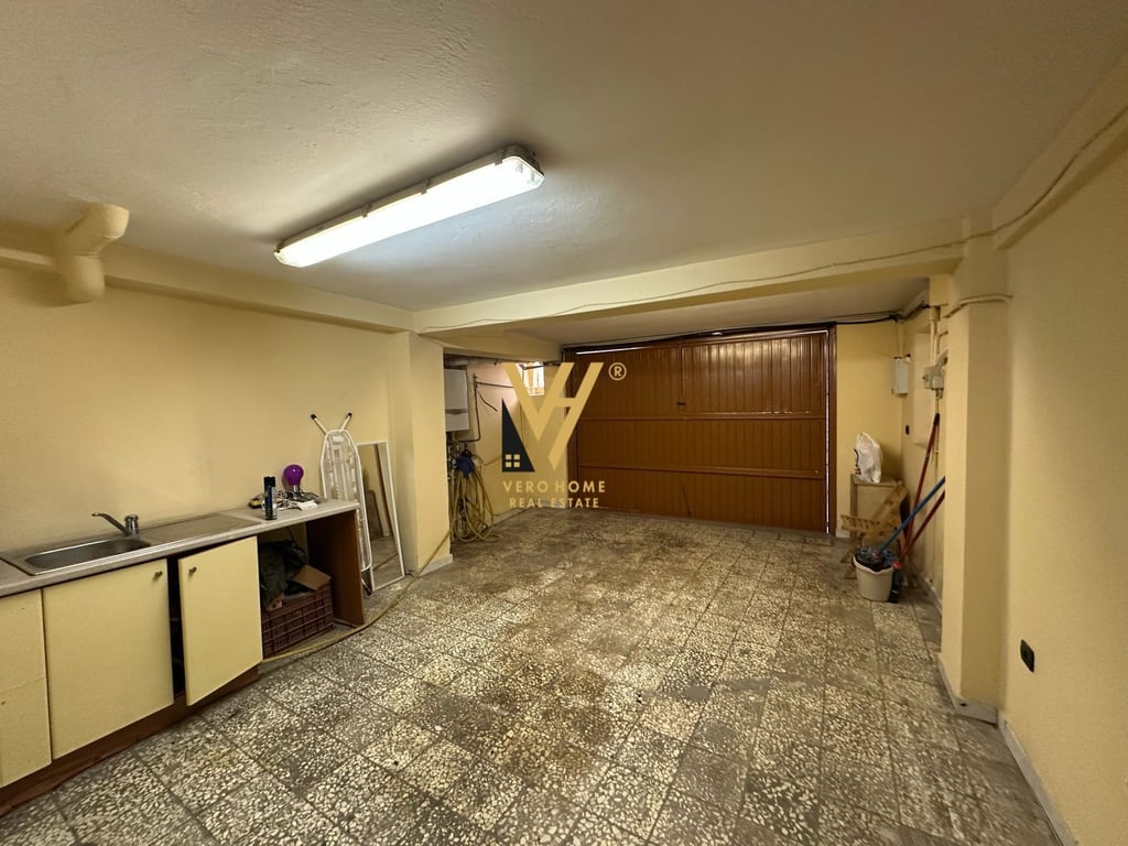 A 220M2 SPACE FOR RENT IN MYSLYM SHYRI 1,750 EURO