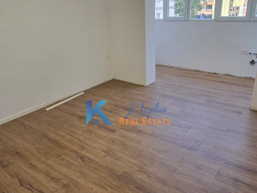 2+1 per SHITJE te Rruga e Kavajes, afer Poliklinikes nr.9