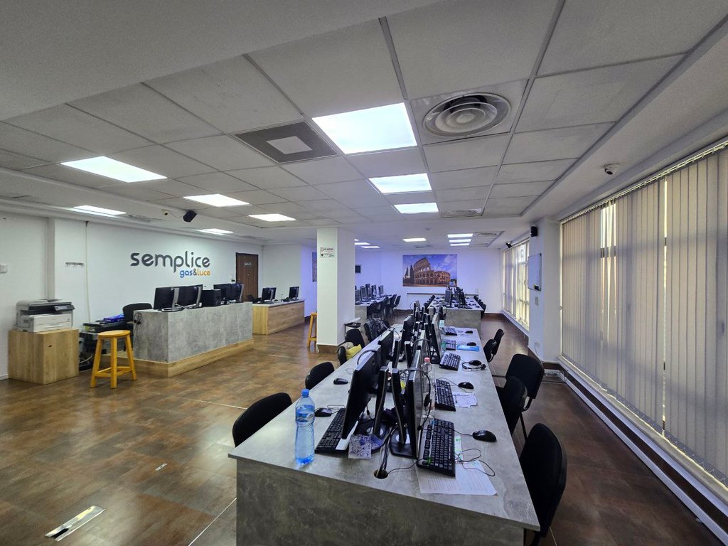OPEN SPACE OFFICE ENVIRONMENT FOR RENT IN THE CENTER OF TIRANA!