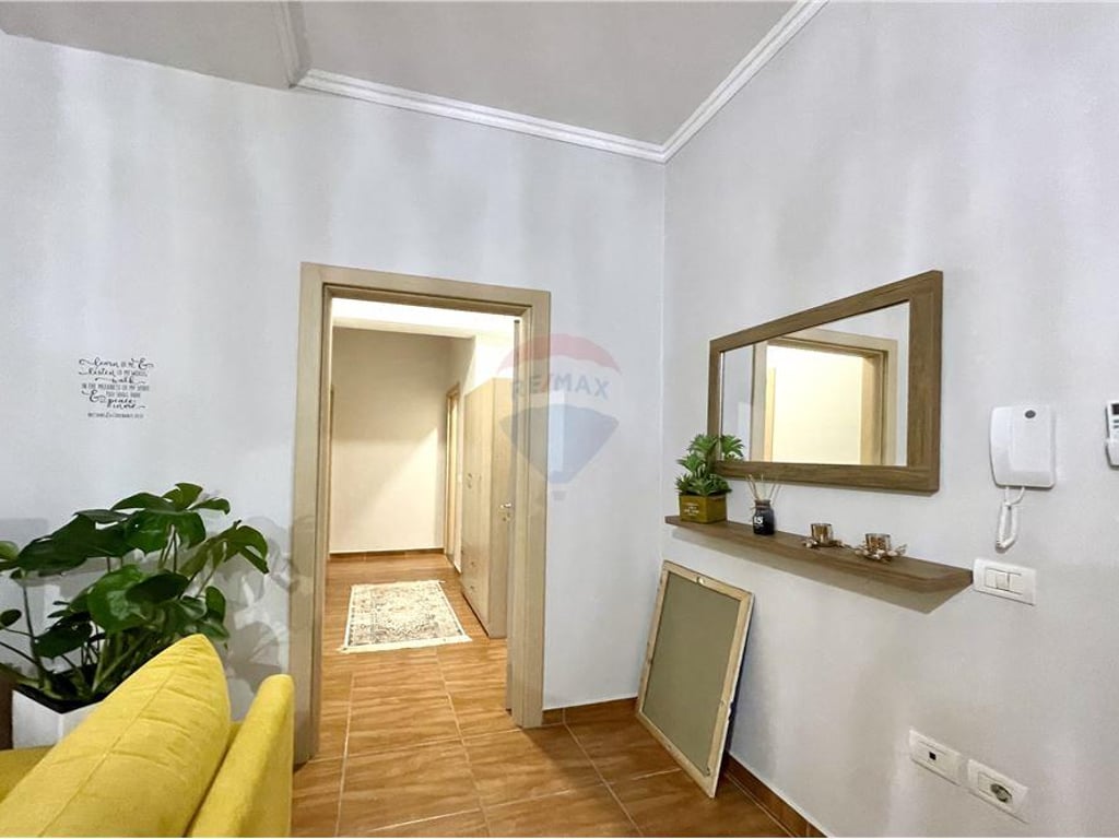 APARTAMENT 2+1 ME QIRA TEK PAAR,PRANE DELIJORGJIT