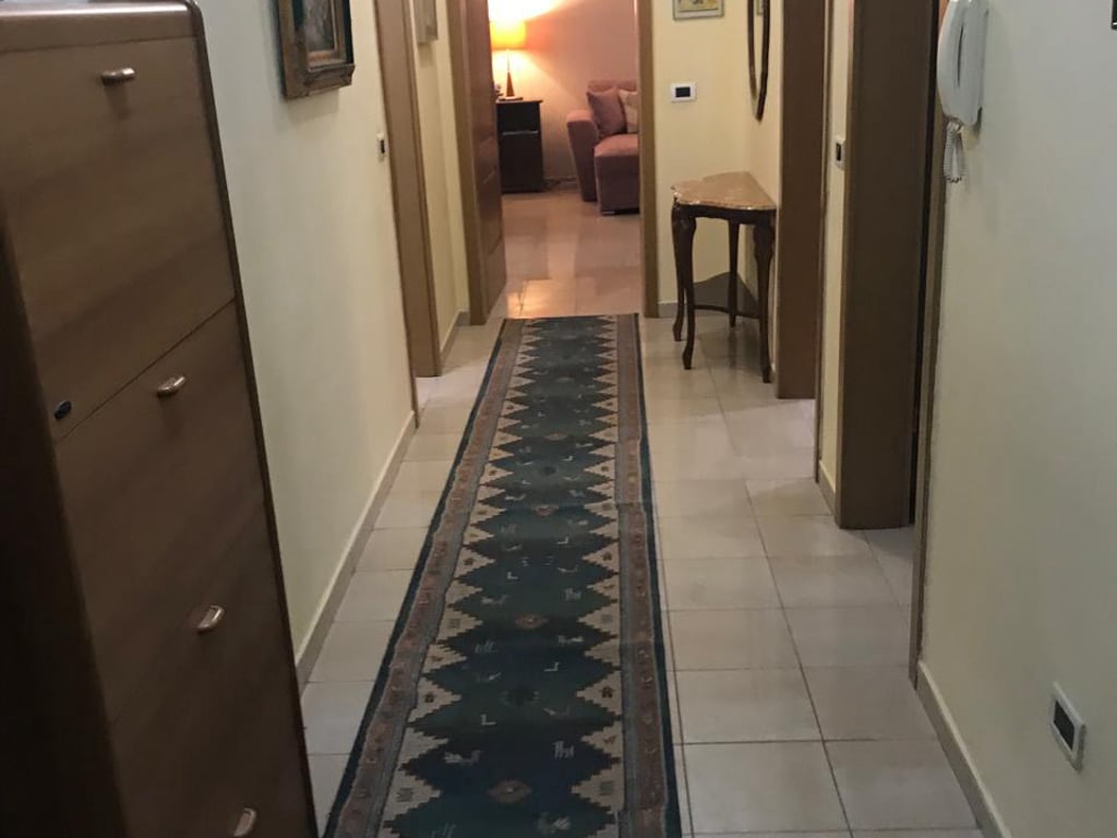 AFFITTASI APPARTAMENTO 2+1 800 EURO BLOCCO