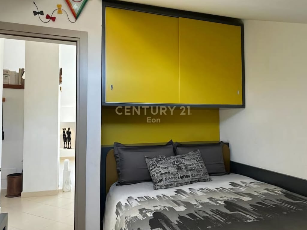 IN VENDITA – VILLA SU 4 PIANI NEL CENTRO DI DURRES VICINO AL TRIBUNALE!