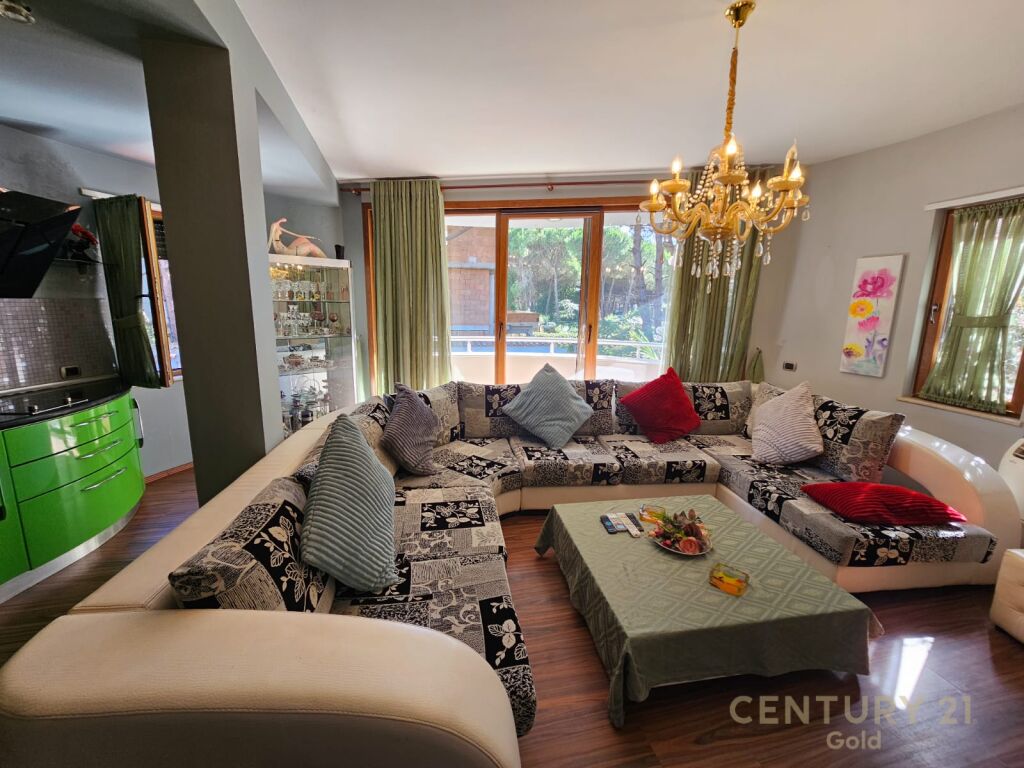 VILLA FOR SALE IN QERRET!