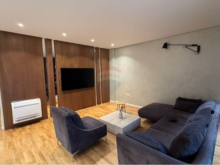 APARTAMENT 3+1+2 & POSTE PARKIMI, TEG - LUNDER