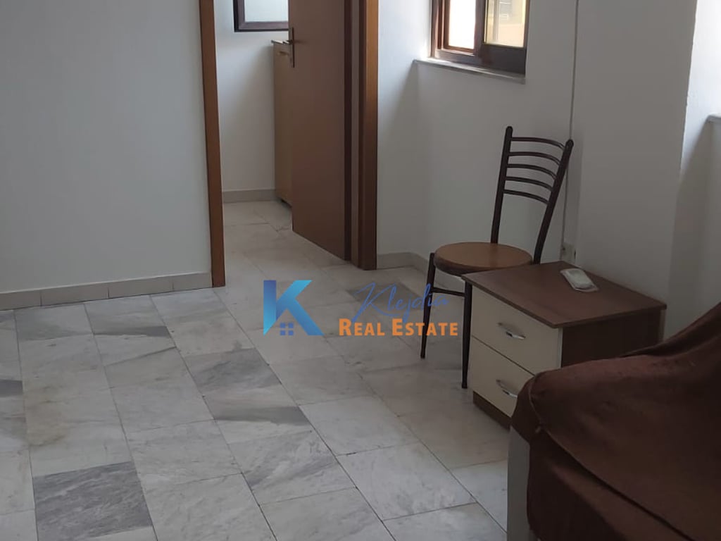 Ambient per zyra te rruga Fortuzi