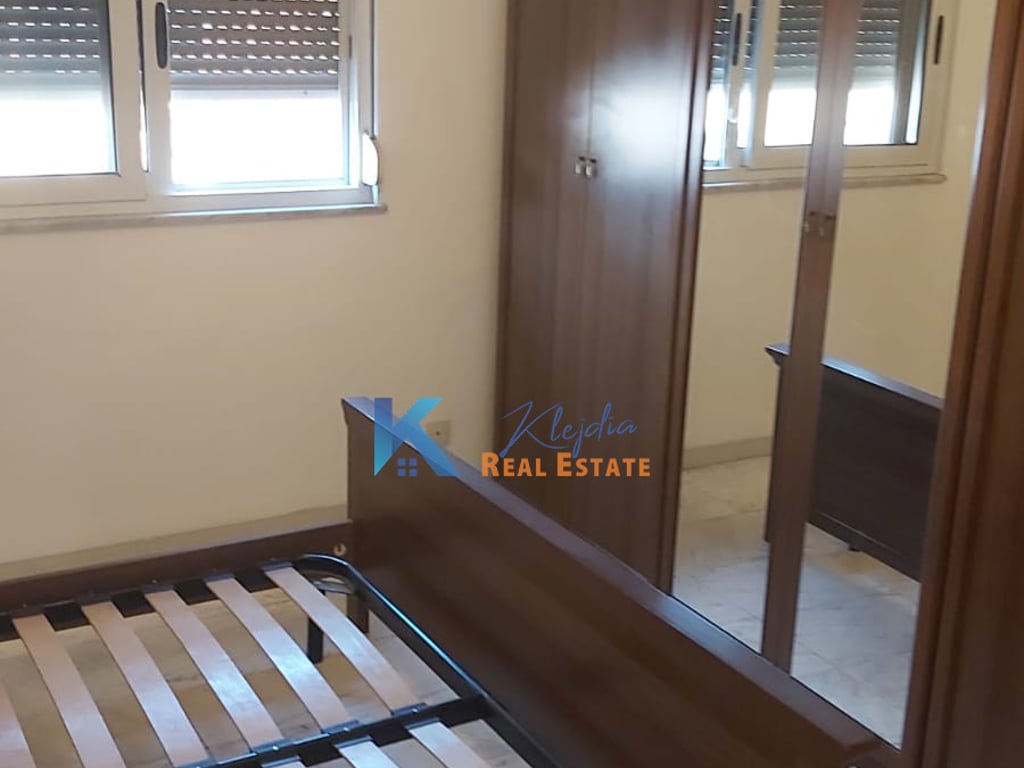 Ambient per zyra te rruga Fortuzi