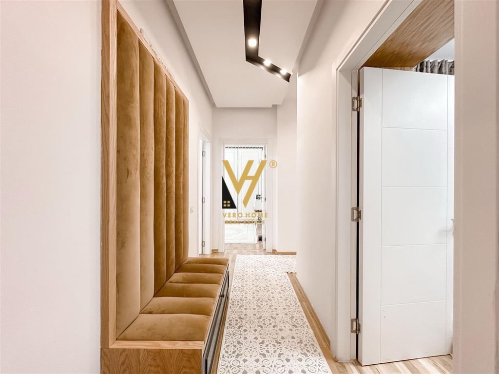 VENDESI APPARTAMENTO 3+1+BOX AL GIARDINO BOTANICO 250.000 EURO
