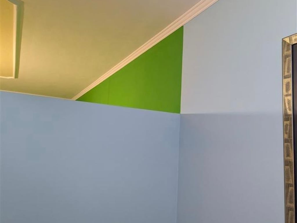 For sale near Dinamo Stadium, furnished apartment.