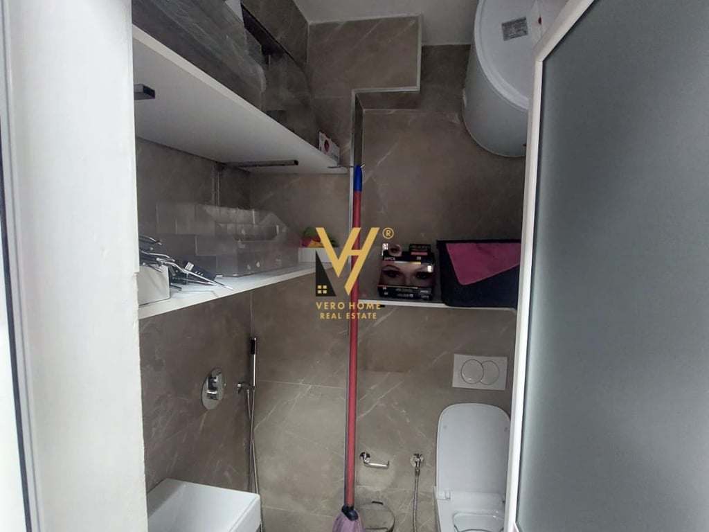 SHOP FOR RENT 50 M2 ON DIBRA STREET 1,200 EURO