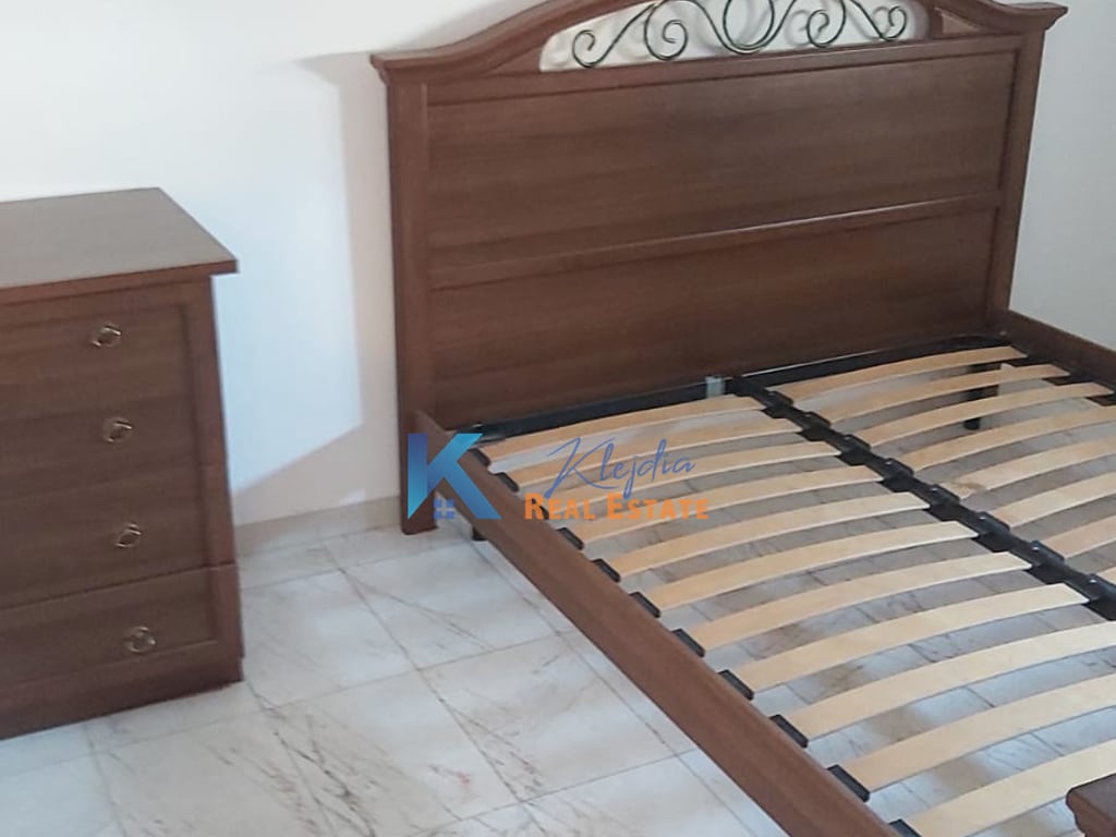 Ambient per zyra te rruga Fortuzi