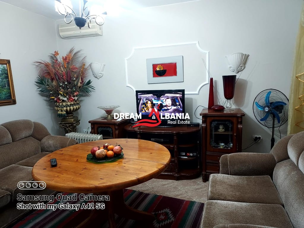 A 2+1 apartment is for rent near Ish Restaurant Durresit, Tirana (ID 4229425).