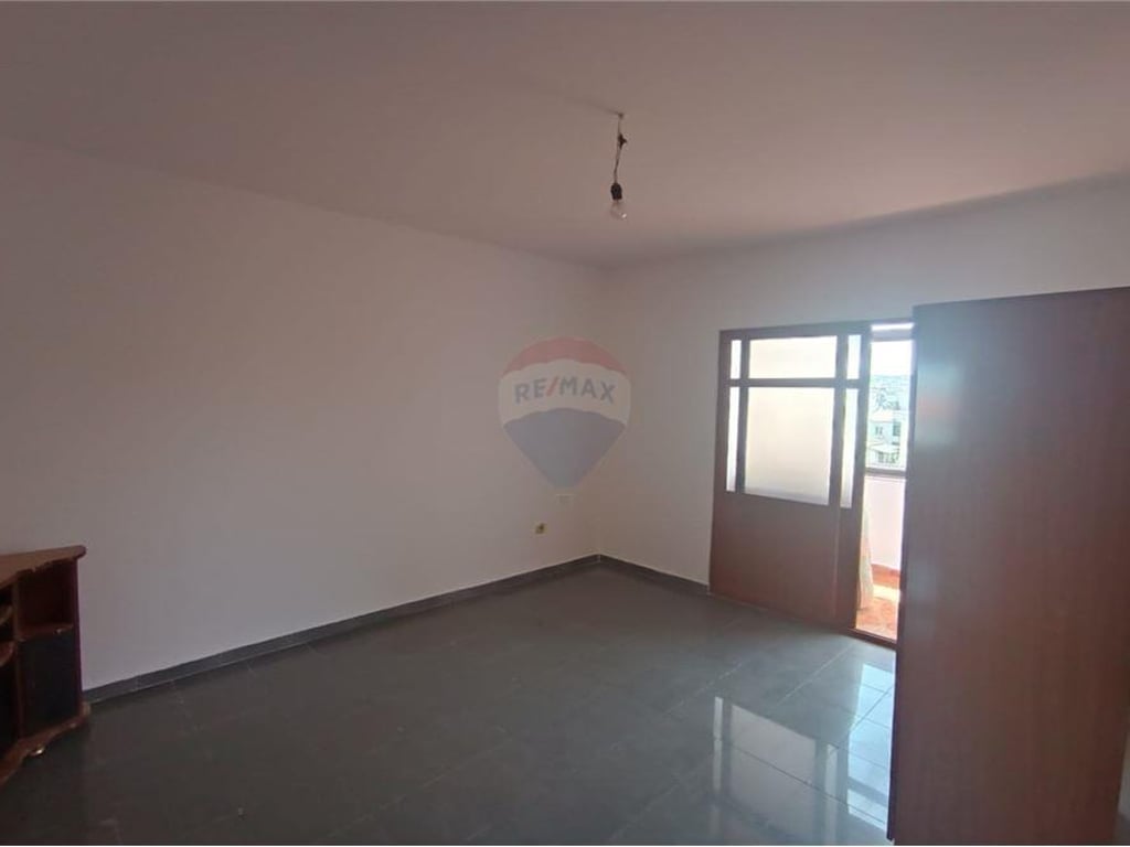 Apartament 3+1 ne shitje prane Shkolles se Kuqe