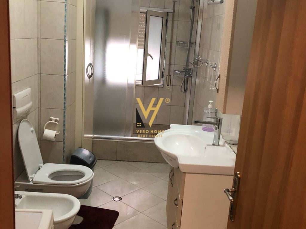 AFFITTASI APPARTAMENTO 2+1+2+BLK A ALI DEM A 50.000 LEKË