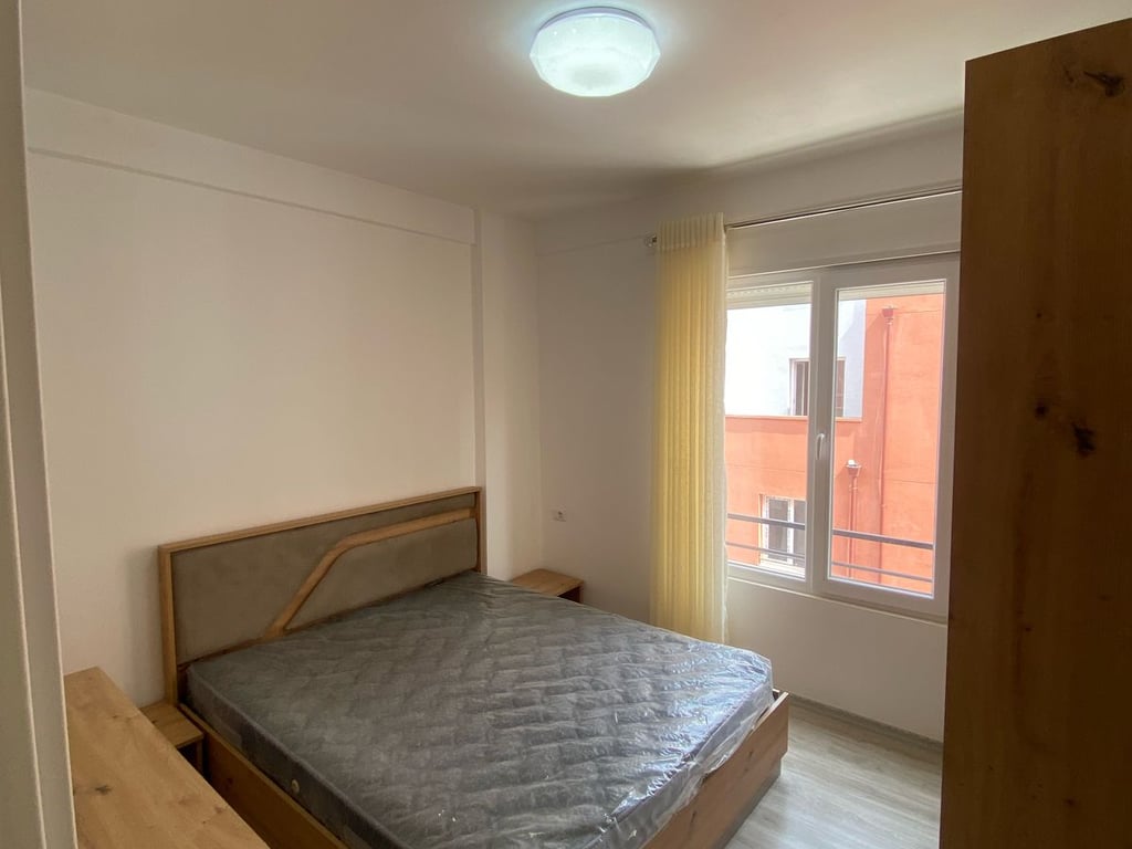 APARTAMENT ME QERA 1+1