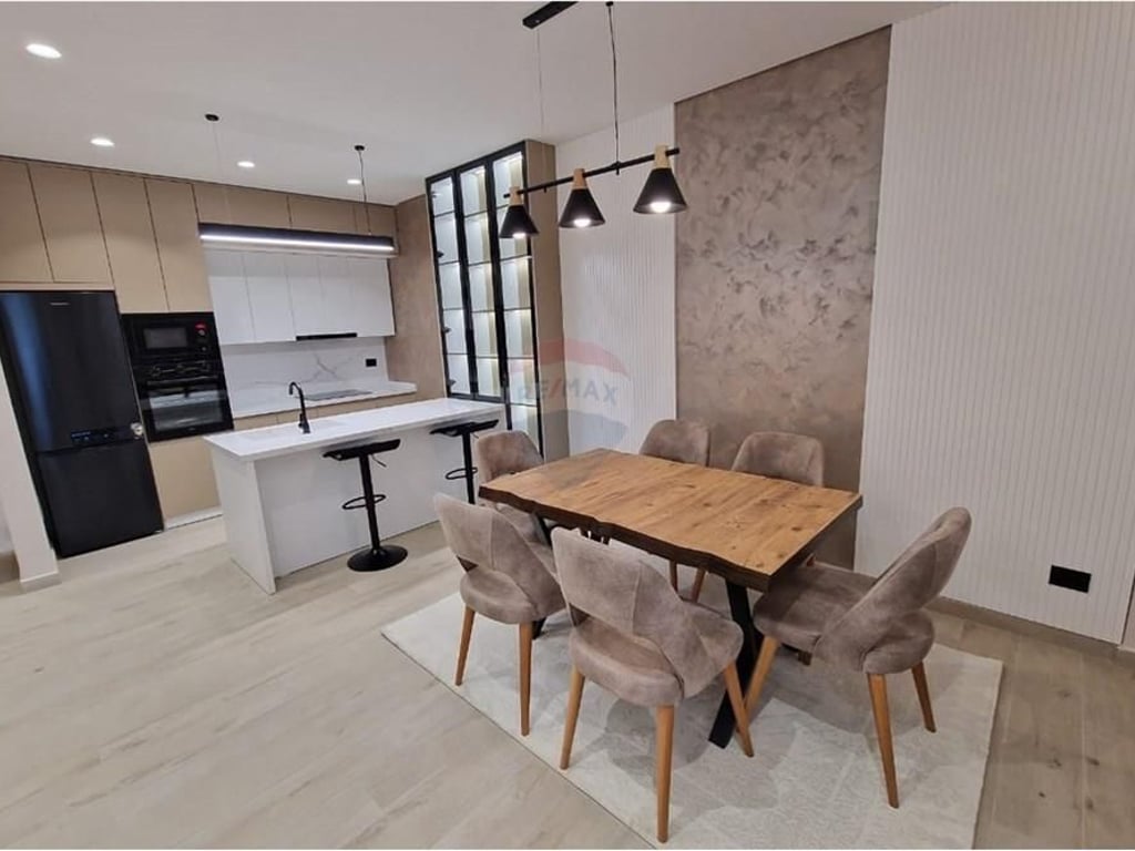 APARTAMENT 2+1 ME POST PARKIMI, LUNDER-TEG