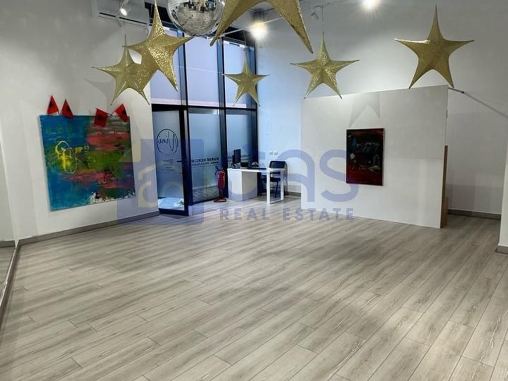 Commercial space for rent – suitable for entertainment and cultural activities.