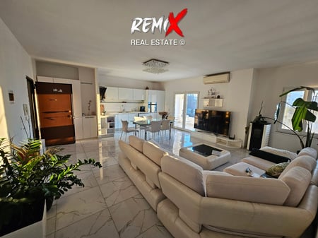 SHITET APARTAMENT 3+1 TEK SHMEMBI I KAVAJES