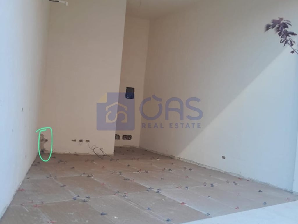 Business space for rent on Bulevardi I Ri 300 euros.