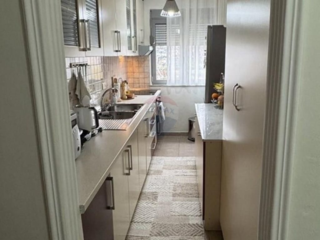 For sale: 2+1 apartment in Allias, Tirana.