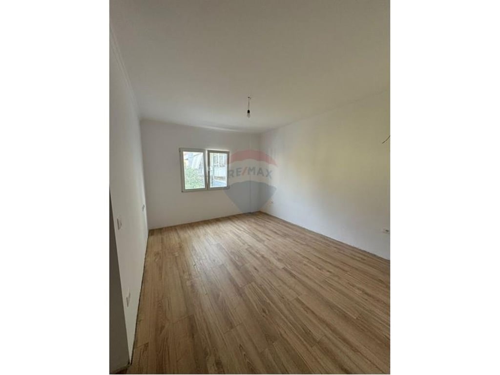 APARTAMENT 1+1 PER SHITJE, PRANE PROKURORISE