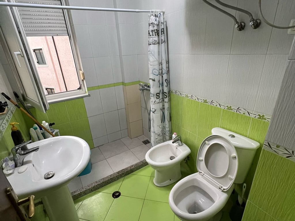 Apartament 1+1 tek Rruga e Elbasanit 150.000 Euro