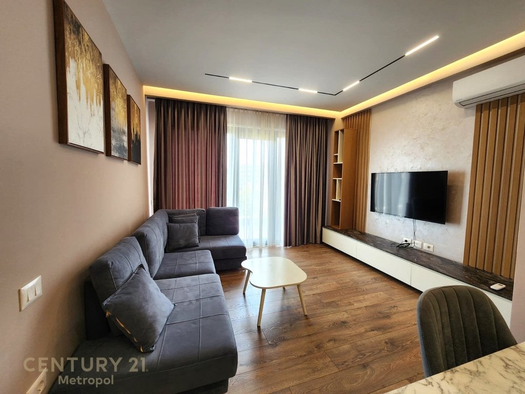 Affittasi 2+1 presso la Facoltà di Economia.