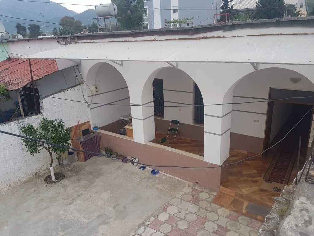 A one-story house is for sale on Myslym Keta Street.