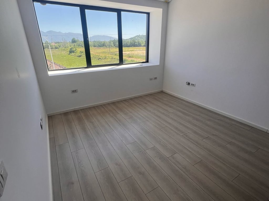 🏡 A warehouse is available for rent on the Tirana-Durres highway.
