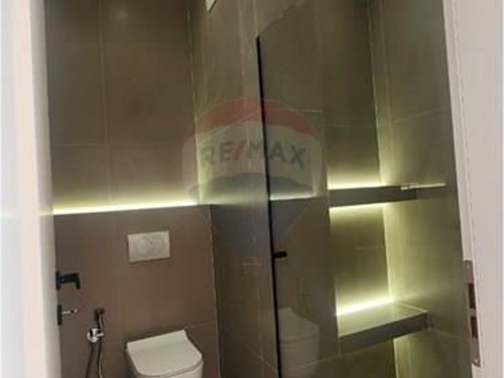 1+1 Apartment. Train Street (Empty)