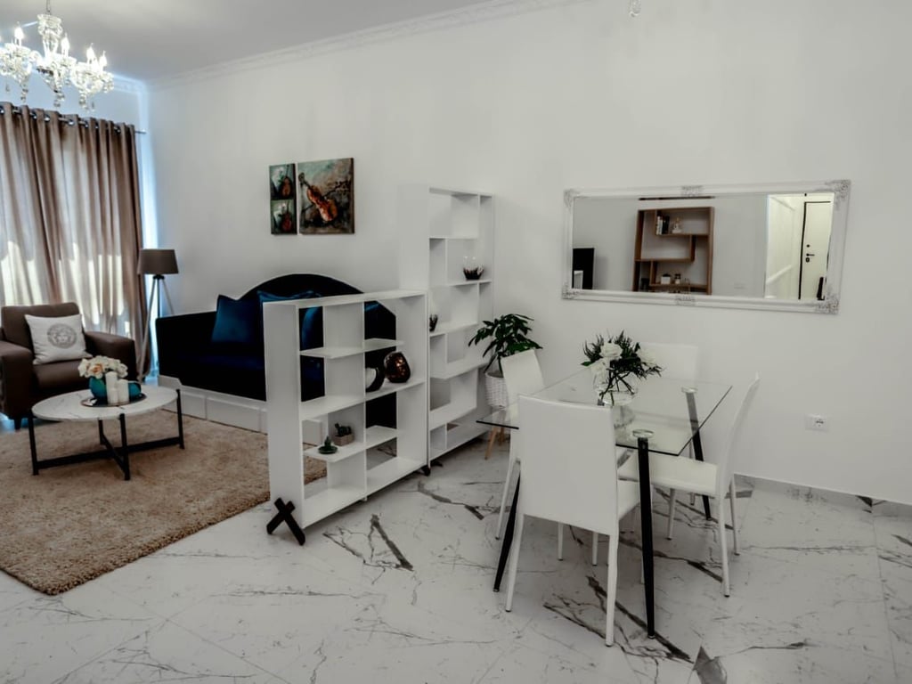A 1+1 apartment is available for rent at Square 21.