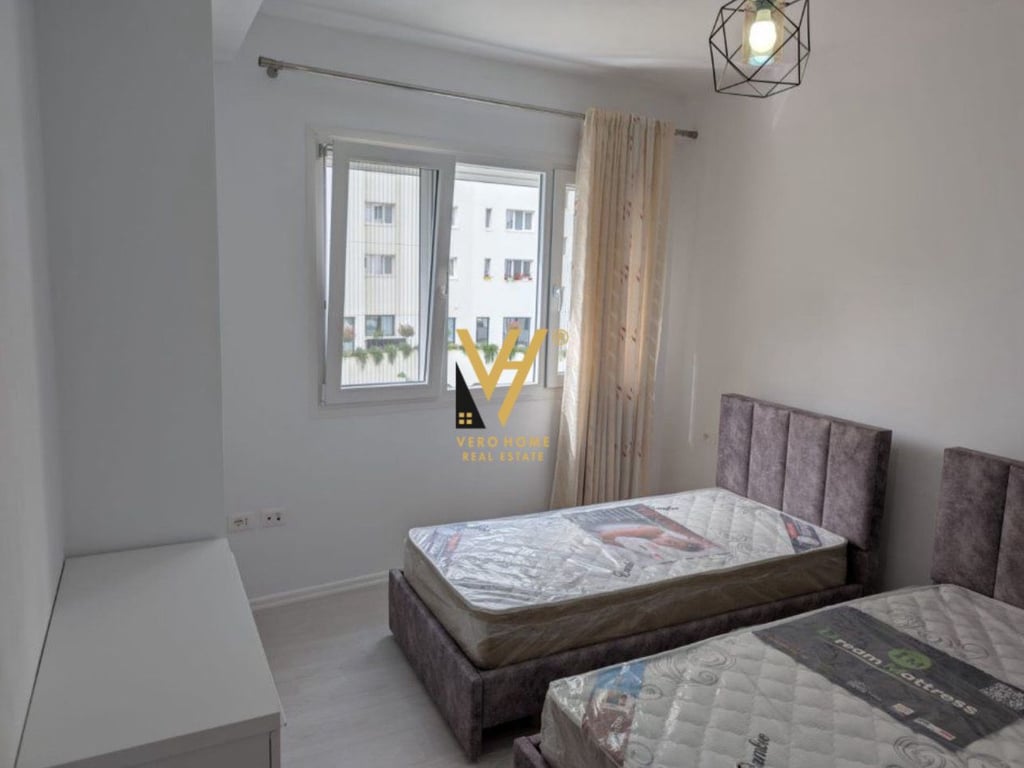 2+1 apartment for rent at Unaza e Re for 700 euros.