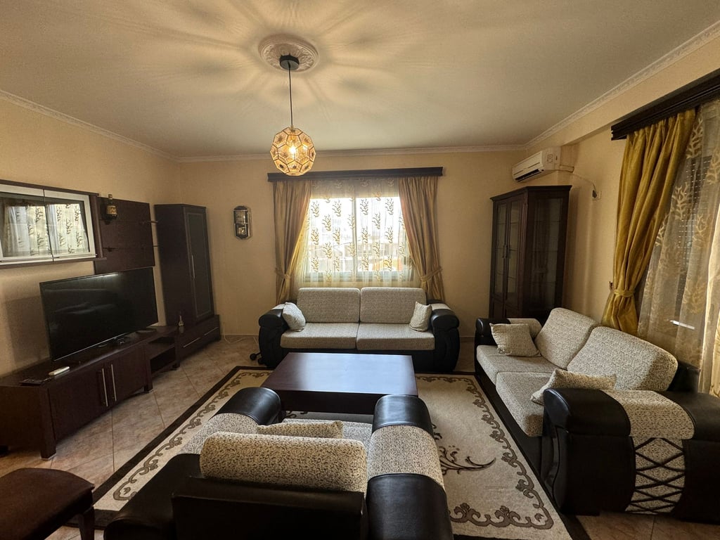 Apartament 3+1 per Qira, Fresk, Thesari!
