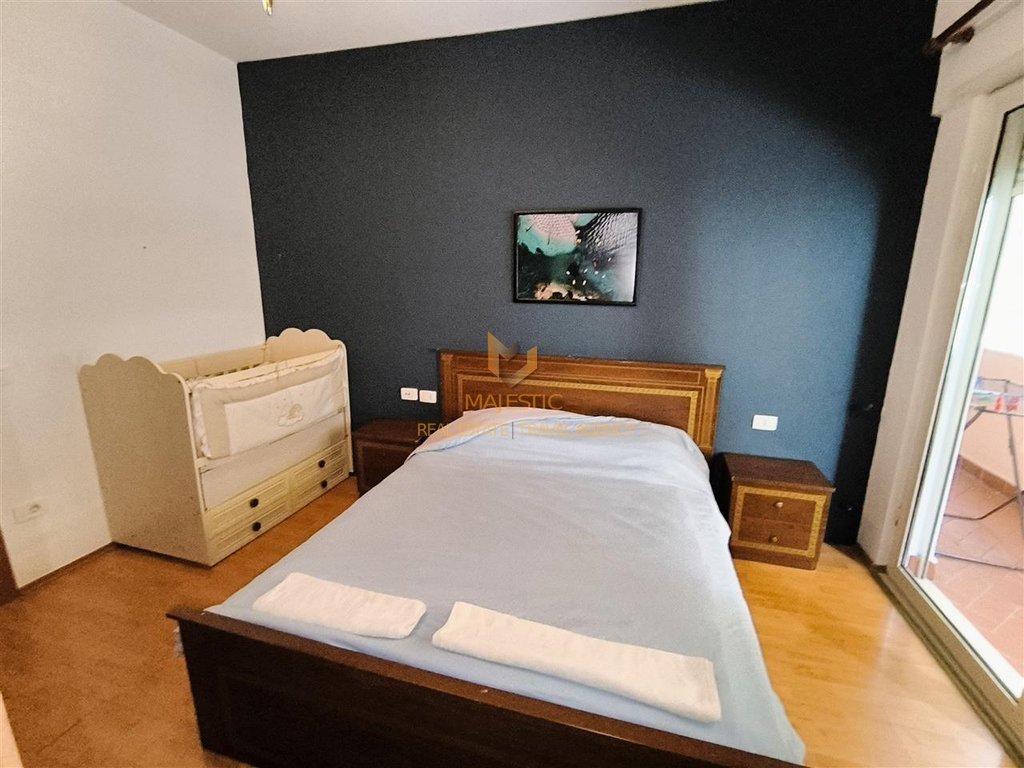 A 1+1 apartment is available for rent at Kristal Center.