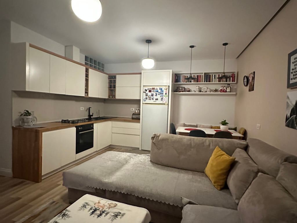 Shitet apartment Okazion ne fresk