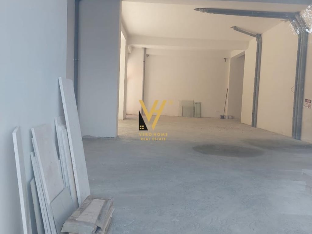 FOR SALE SHOP 331 M2 IN MISTO MAME 995,500 EURO