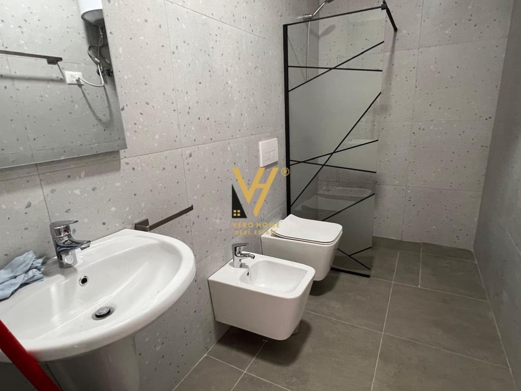 AFFITTASI APPARTAMENTO 2+1+2 IN VIA JORDAN MISJA 900 EURO