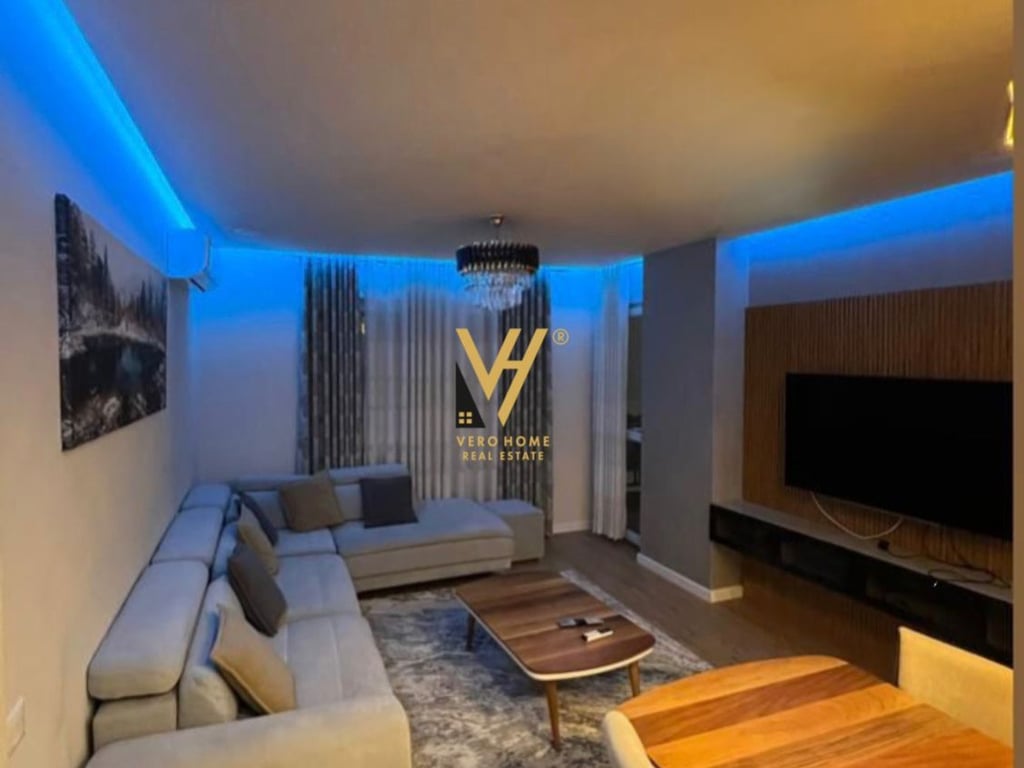 AFFITTASI APPARTAMENTO 2+1 CON PARCHEGGIO A 5 MAJI 750 EURO