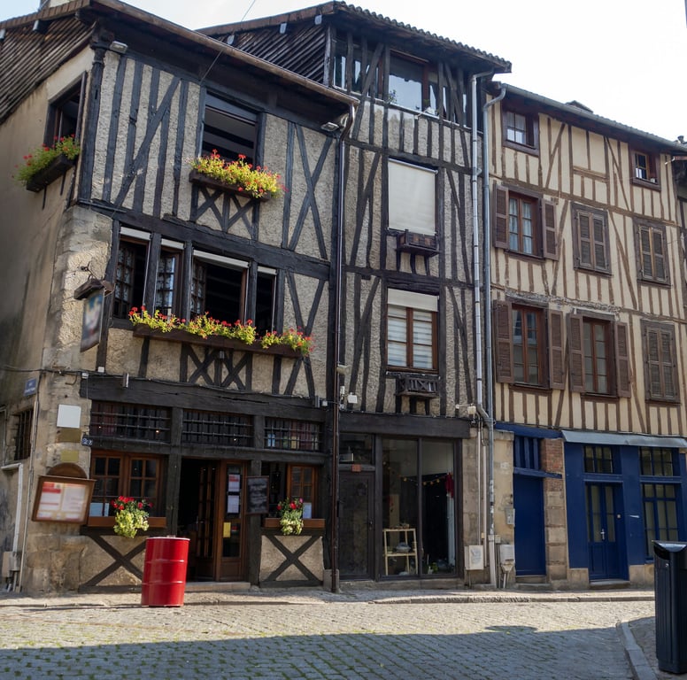 Photo de la rue de la boucherie à Limoges, célèbre pour la frairie des petits ventres - Crédits Unsplash