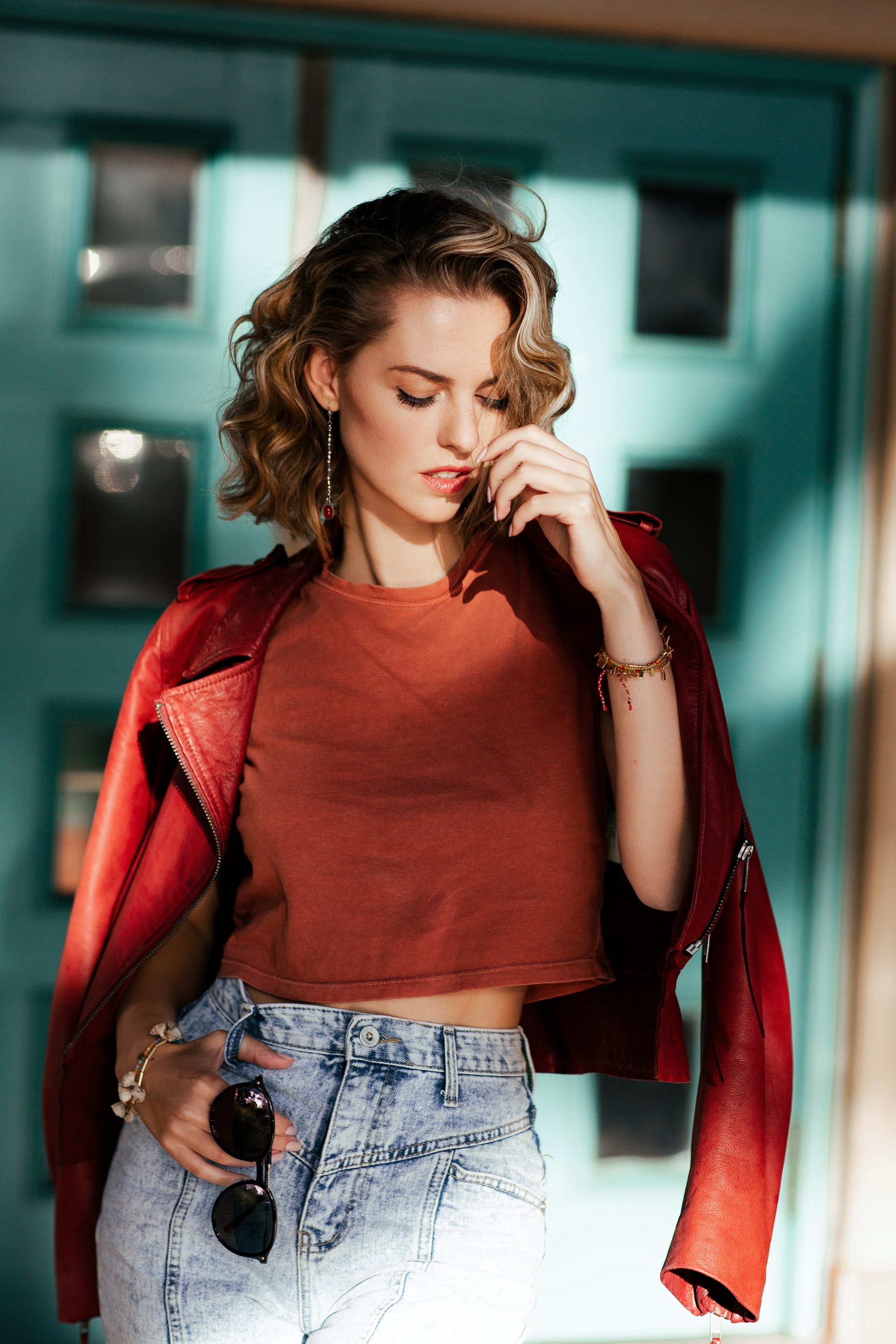 Retro chic confidence