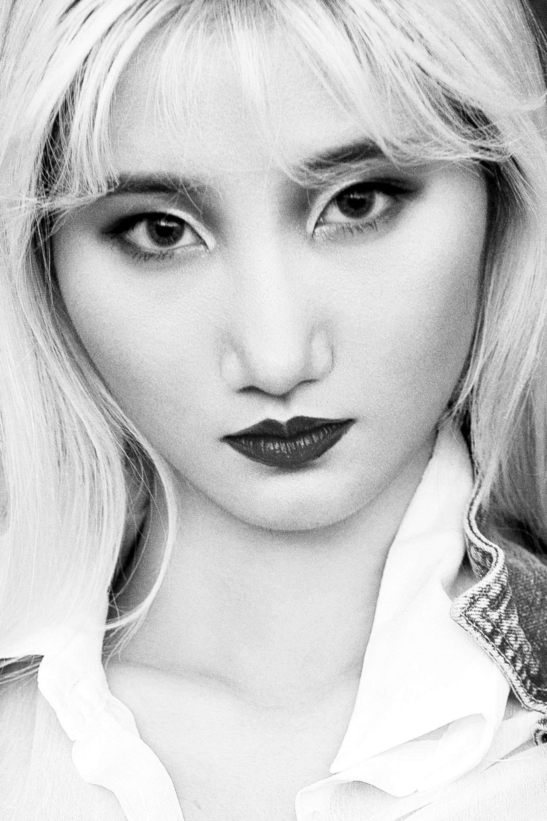 Intense monochrome gaze