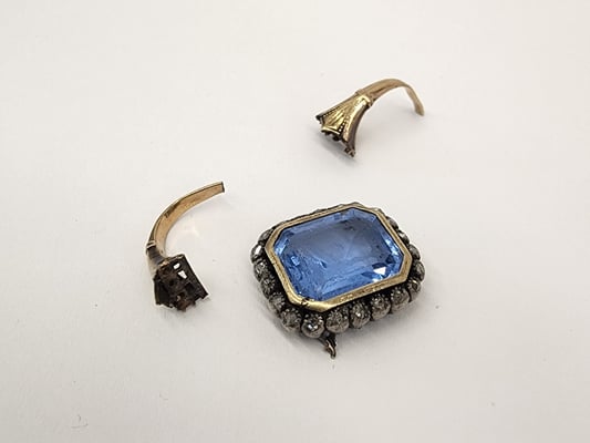 Picture of a repaired and restored jewelry