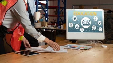 Elearning website with sofware for student to study on the internet snugly