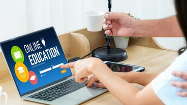 Elearning website with modish sofware for student to study on the internet