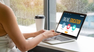 Elearning website with modish sofware for student to study on the internet