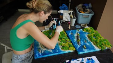 The process of making the art decor of epoxy resin natural stones and moss