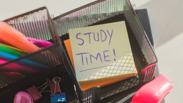 Paper with words 'Study time'