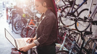 Mechanic using laptop