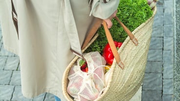 Eco zero waste shopping in the city