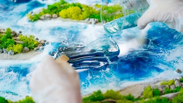 The process of making the art decor of epoxy resin natural stones and moss