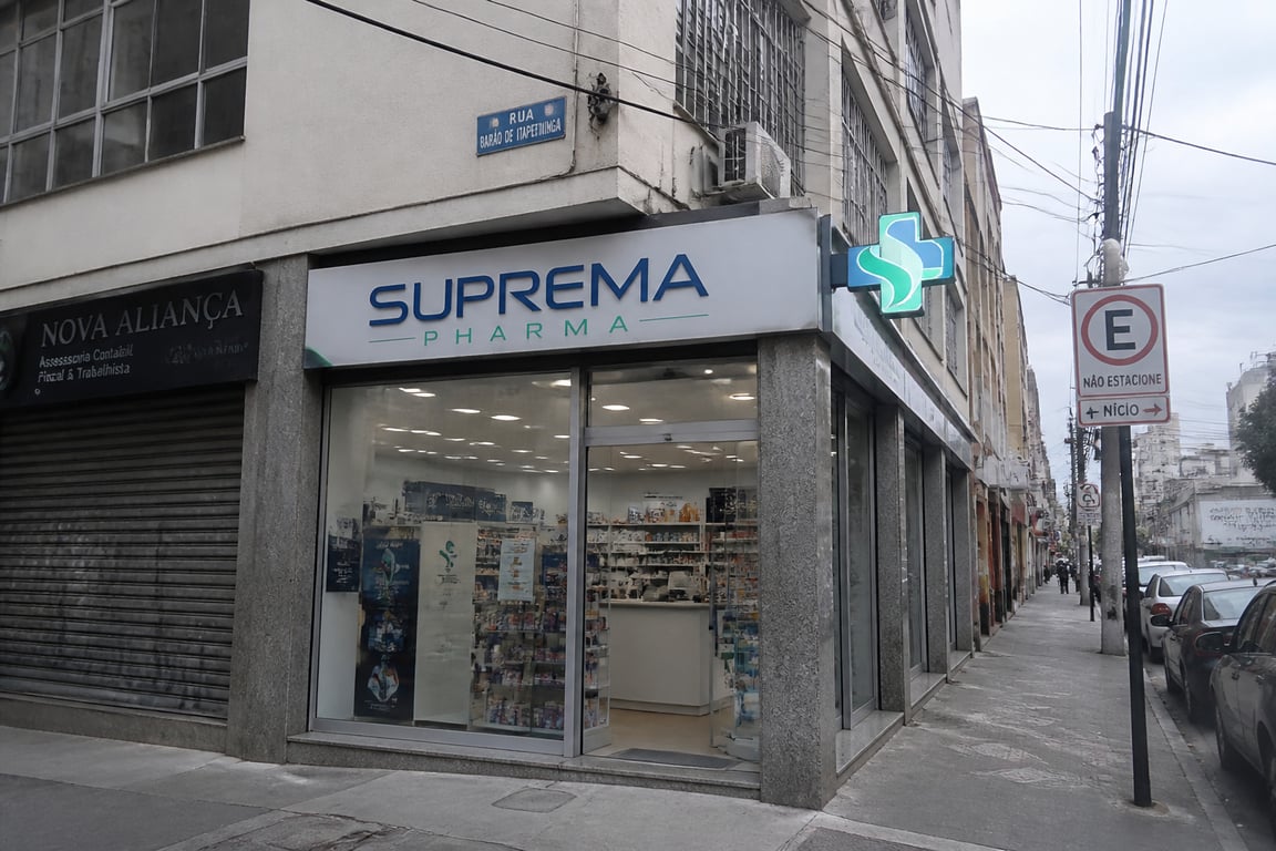 Fachada da loja Suprema Pharma